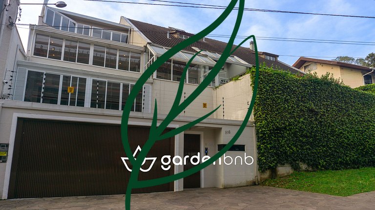 Refúgio com quintal + 2 vagas a 600m do Barigui