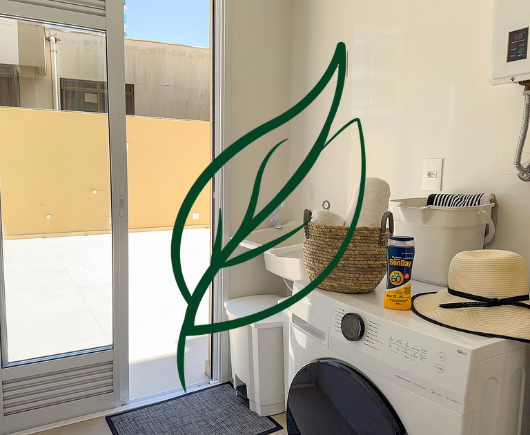 Alto Padrão, 3 Suítes A/C, 3 Vagas, Pé na Areia