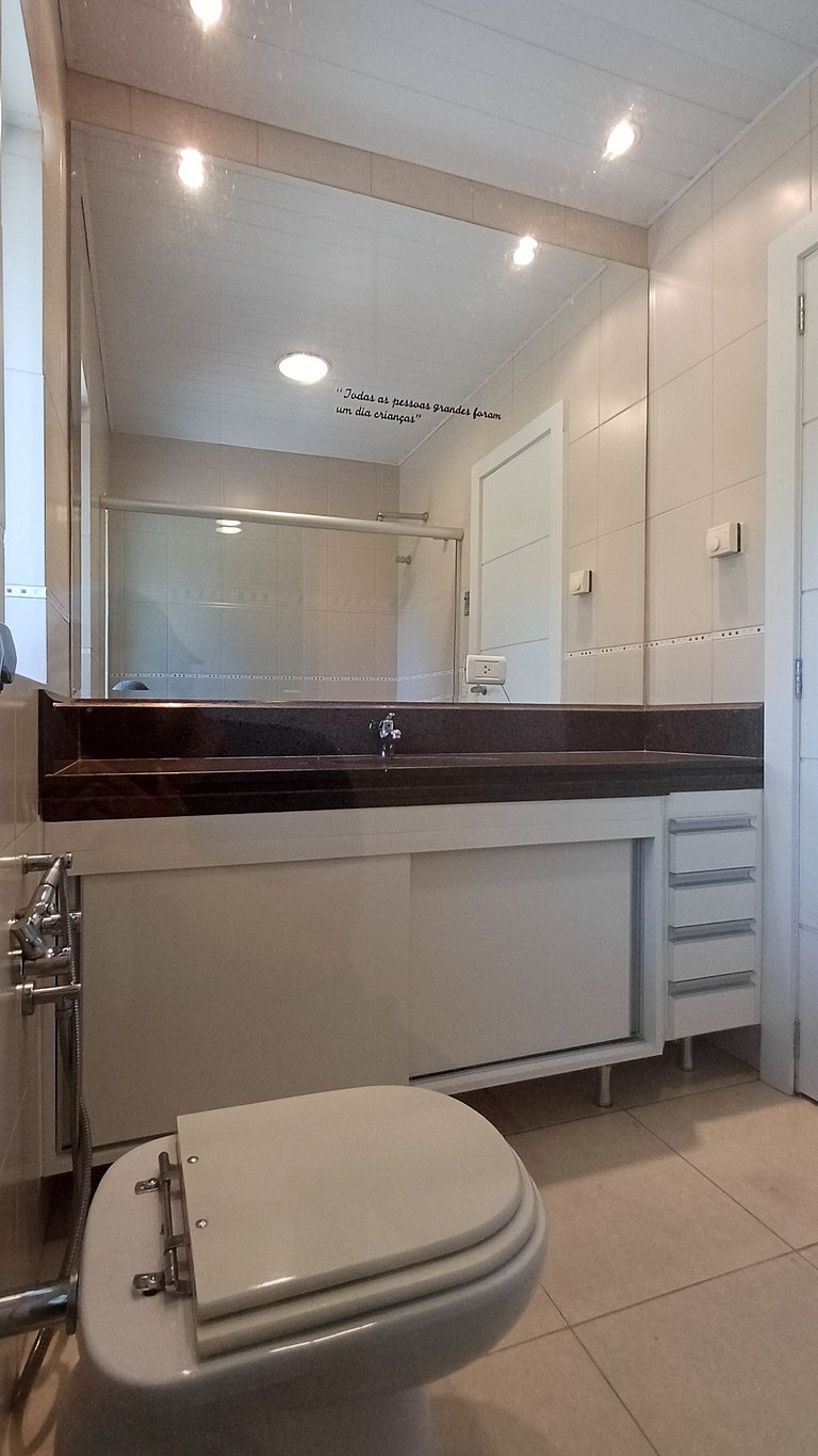 Refúgio de Luxo e Piscina à beira do Passaúna