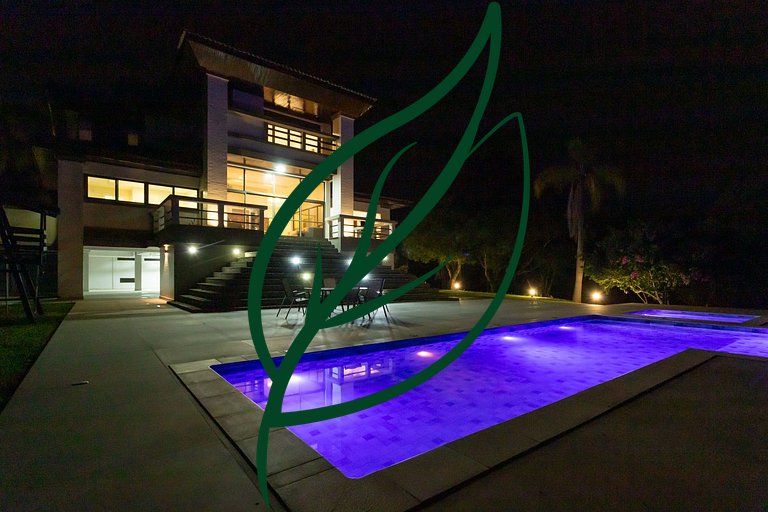 Refúgio de Luxo e Piscina à beira do Passaúna
