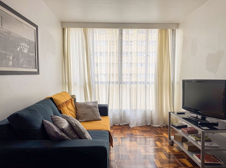 3 Quartos • Garagem • Próx Batel • Até 6