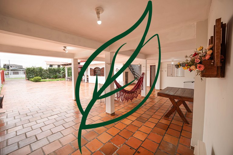 Casa com piscina para grupos em Shangri-lá