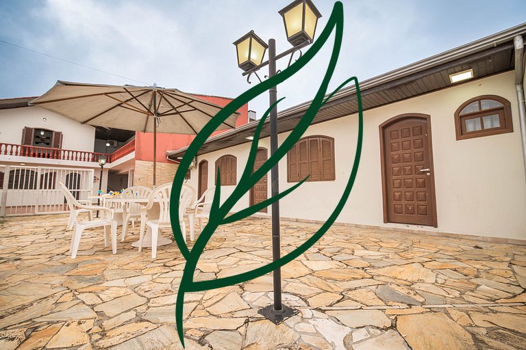Casa com piscina para grupos em Shangri-lá