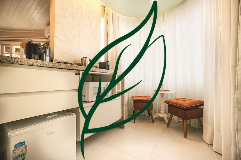 Cama King, Ar e Cozinha | Próximo ao Barigui