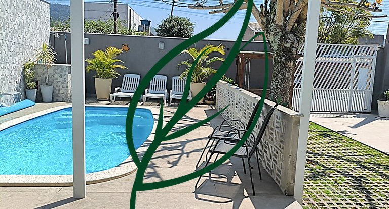 Piscina aquecida, 4 quartos com ar e 3 vagas