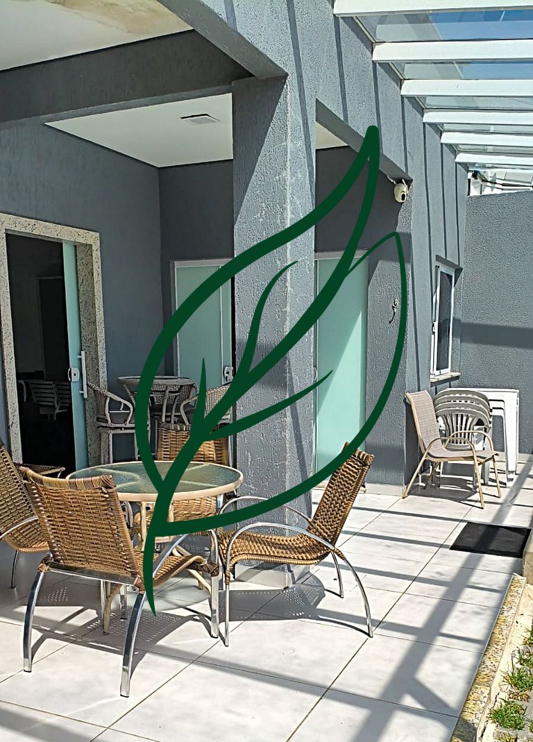 Piscina aquecida, 4 quartos com ar e 3 vagas
