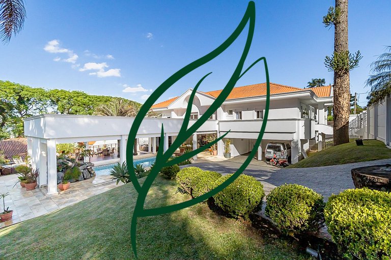 Casa de Alto Padrão com Piscina e Jacuzzi