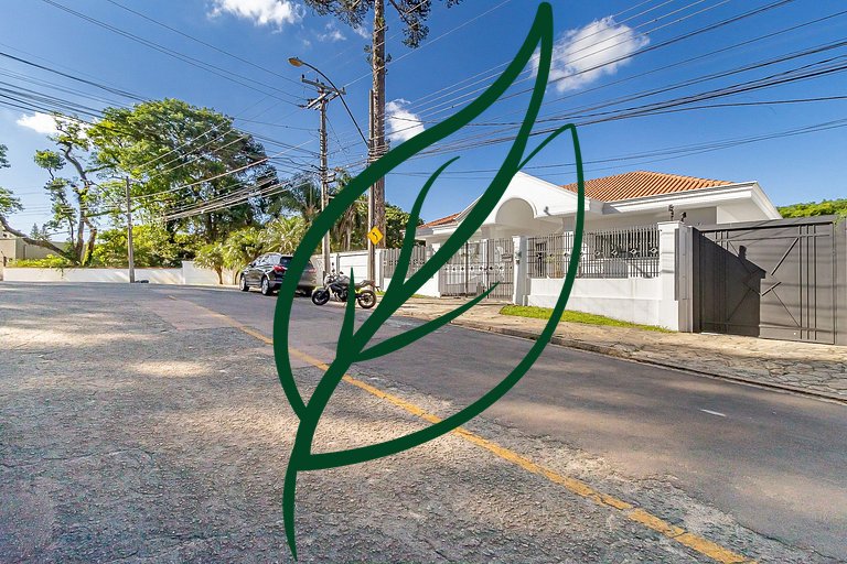 Casa de Alto Padrão com Piscina e Jacuzzi