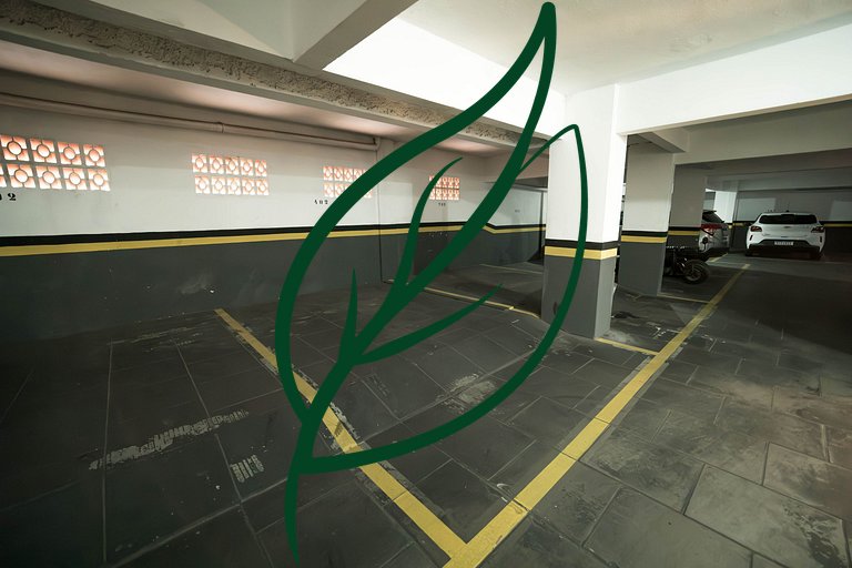 Centro de BC com churrasqueira e garagem